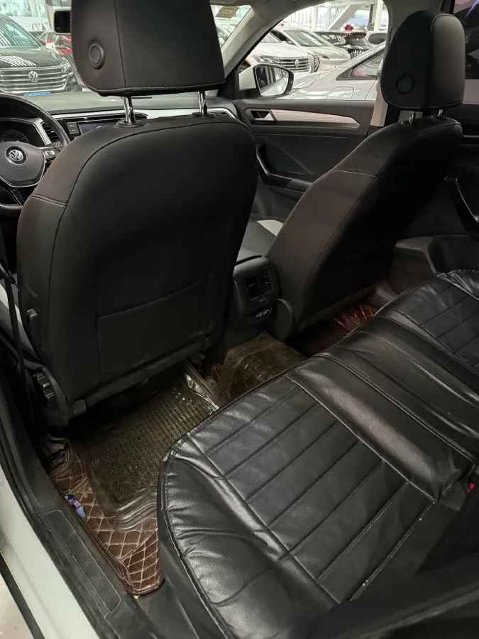 2020 Volkswagen T-Roc 1.4T 150HP L4 7DCT,autocango,china used car exporter,china ev exporter,chinese used car exporter,chinese used ev exporter