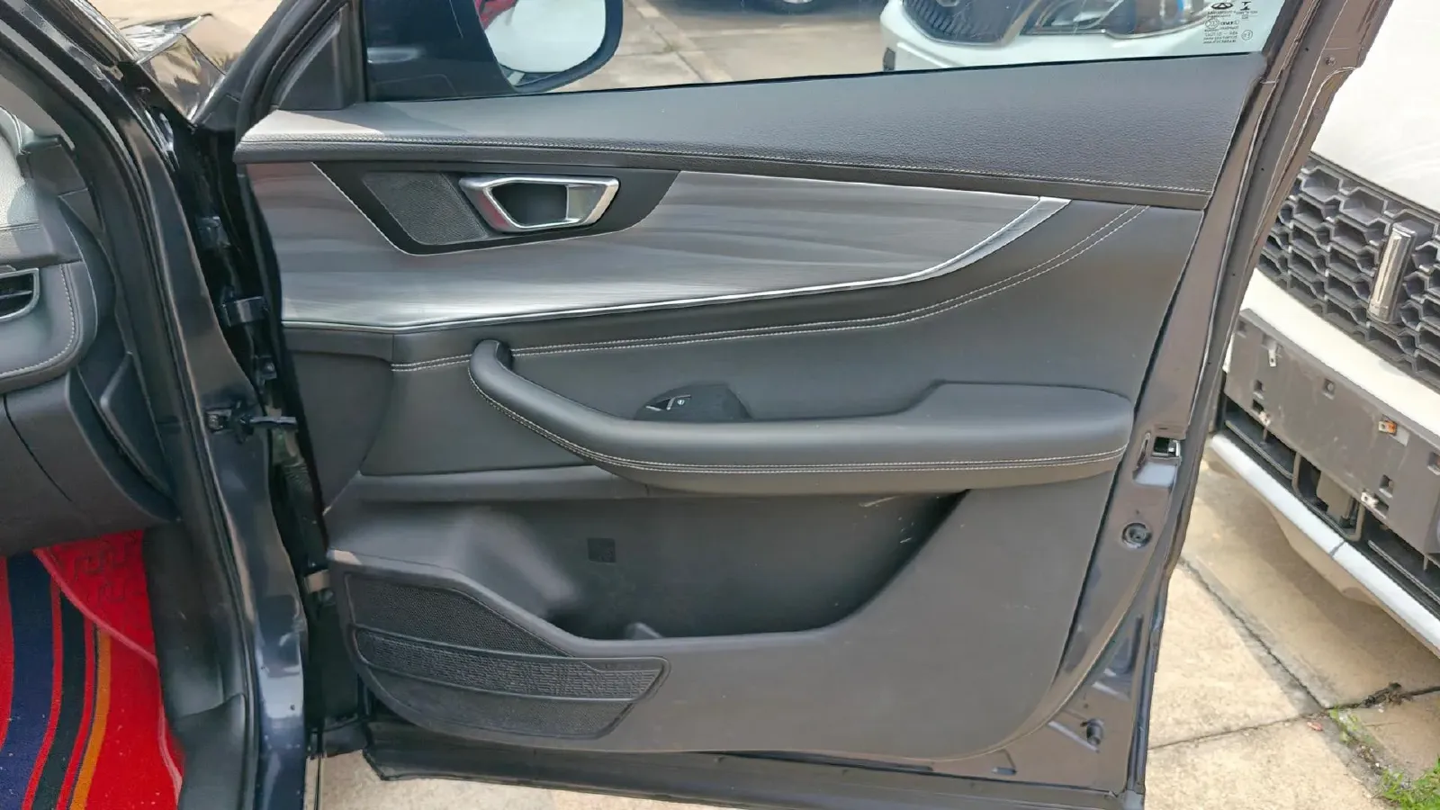 2021 Chery Tiggo 8 Plus 1.6T 197HP L4 7DCT,autocango,china used car exporter,china ev exporter,chinese used car exporter,chinese used ev exporter