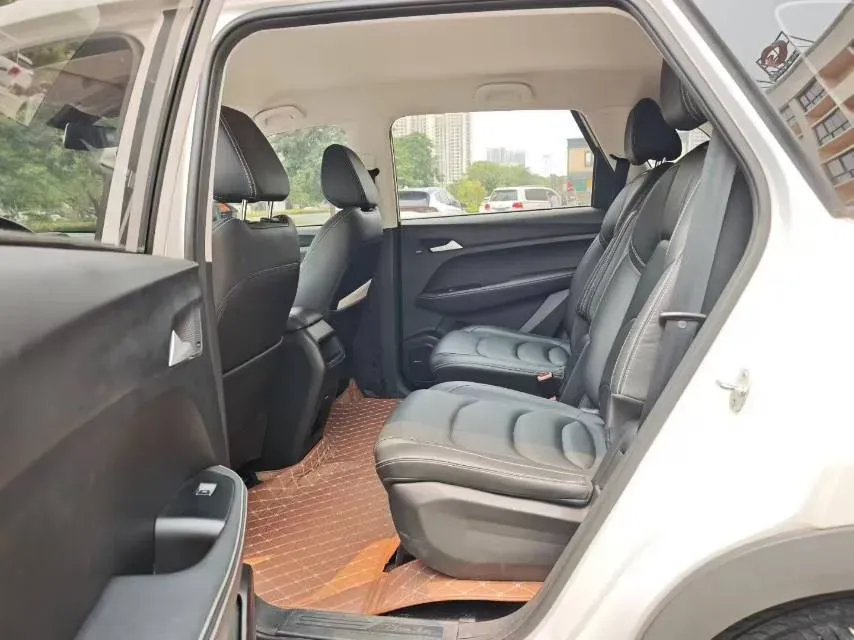 2021 BaoJun 530 1.5T 147HP L4 CVT,autocango,china used car exporter,china ev exporter,chinese used car exporter,chinese used ev exporter