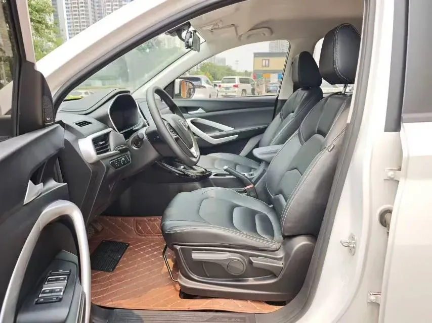 2021 BaoJun 530 1.5T 147HP L4 CVT,autocango,china used car exporter,china ev exporter,chinese used car exporter,chinese used ev exporter