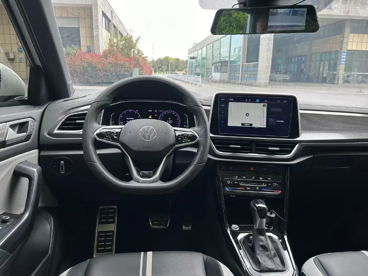 2023 Volkswagen T-Roc 1.5T 160HP L4 7DCT,autocango,china used car exporter,china ev exporter,chinese used car exporter,chinese used ev exporter