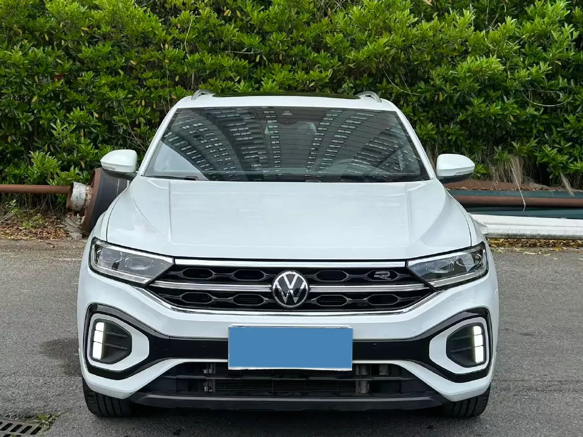 2023 Volkswagen T-Roc 1.5T 160HP L4 7DCT,autocango,china used car exporter,china ev exporter,chinese used car exporter,chinese used ev exporter