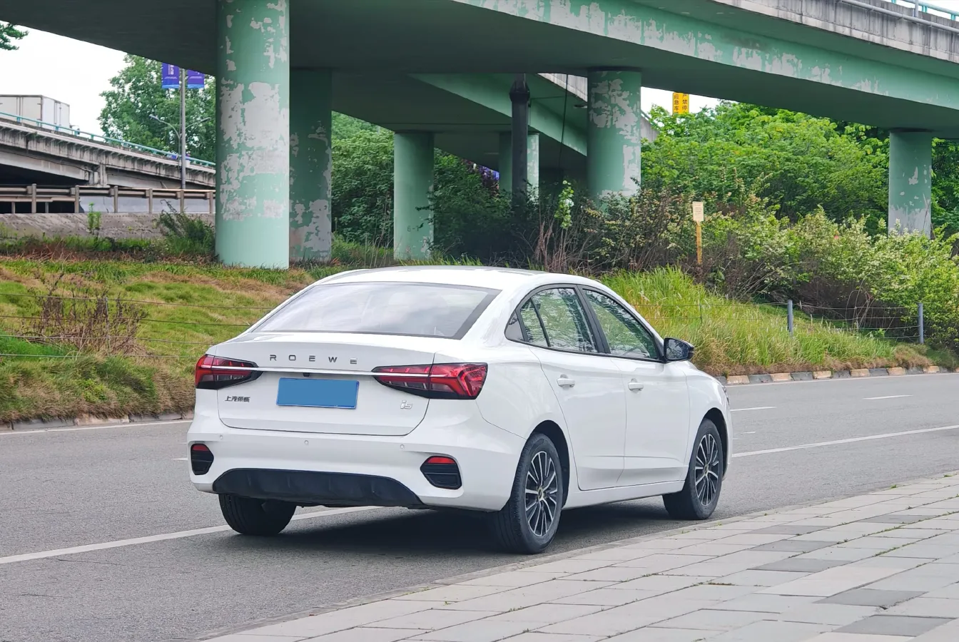 2021 Roewe i5 1.5L 120HP L4 CVT,autocango,china used car exporter,china ev exporter,chinese used car exporter,chinese used ev exporter