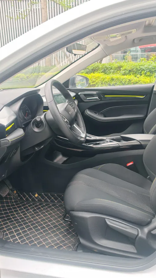 2021 Roewe i5 1.5L 120HP L4 CVT,autocango,china used car exporter,china ev exporter,chinese used car exporter,chinese used ev exporter