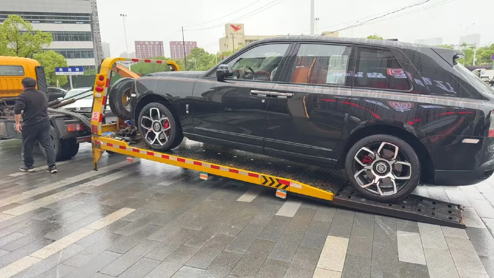 2024 Rolls-Royce Cullinan 6.7T 600HP V12 8AT,autocango,china used car exporter,china ev exporter,chinese used car exporter,chinese used ev exporter