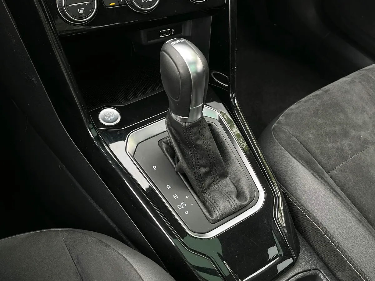 2018 Jeep Renegade 2.0L 155HP L4 9AT,autocango,china used car exporter,china ev exporter,chinese used car exporter,chinese used ev exporter