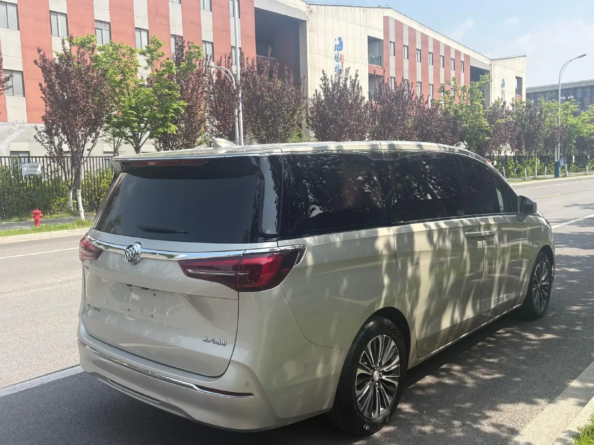 2022 Buick GL8 2.0T 237HP L4 9AT,autocango,china used car exporter,china ev exporter,chinese used car exporter,chinese used ev exporter