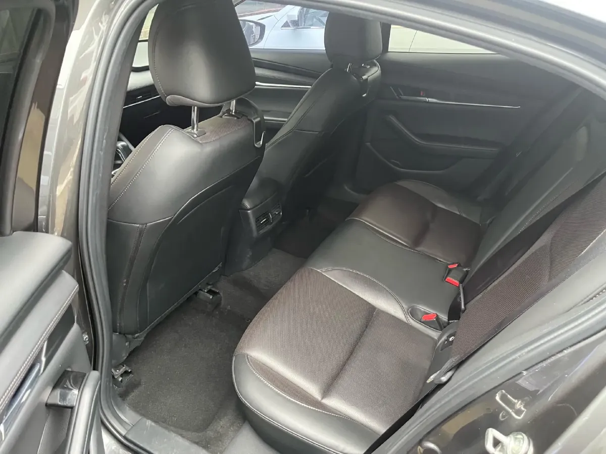 2021 Mazda 3 Axela 2.0L 158HP L4 6AT,autocango,china used car exporter,china ev exporter,chinese used car exporter,chinese used ev exporter