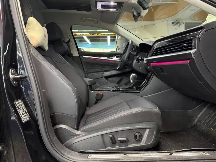 2025 Volkswagen Passat 2.0T 220HP L4 7DCT,autocango,china used car exporter,china ev exporter,chinese used car exporter,chinese used ev exporter