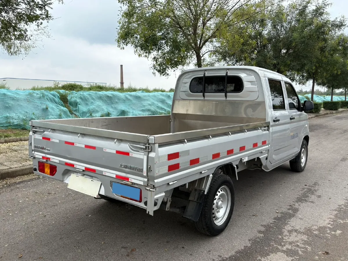 2022 WuLing RongGuang New Truck 1.5L 102HP L4 5MT,autocango,china used car exporter,china ev exporter,chinese used car exporter,chinese used ev exporter