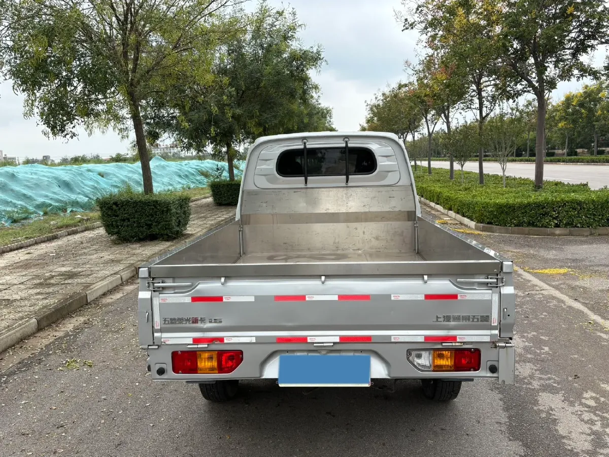 2022 WuLing RongGuang New Truck 1.5L 102HP L4 5MT,autocango,china used car exporter,china ev exporter,chinese used car exporter,chinese used ev exporter