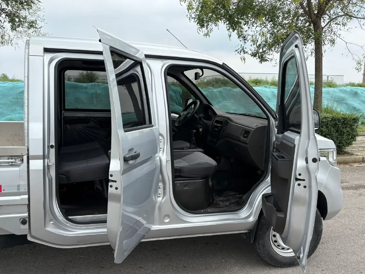 2022 WuLing RongGuang New Truck 1.5L 102HP L4 5MT,autocango,china used car exporter,china ev exporter,chinese used car exporter,chinese used ev exporter