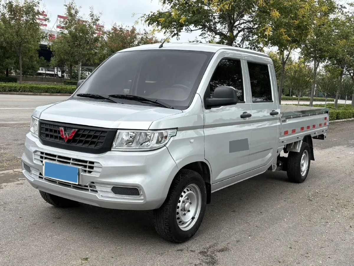 2022 WuLing RongGuang New Truck 1.5L 102HP L4 5MT,autocango,china used car exporter,china ev exporter,chinese used car exporter,chinese used ev exporter