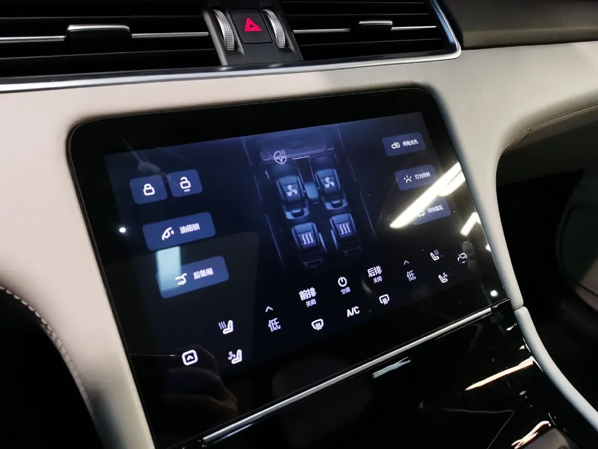 2021 Li ONE Range Extended 131HP REEV 40.5KWH,autocango,china used car exporter,china ev exporter,chinese used car exporter,chinese used ev exporter