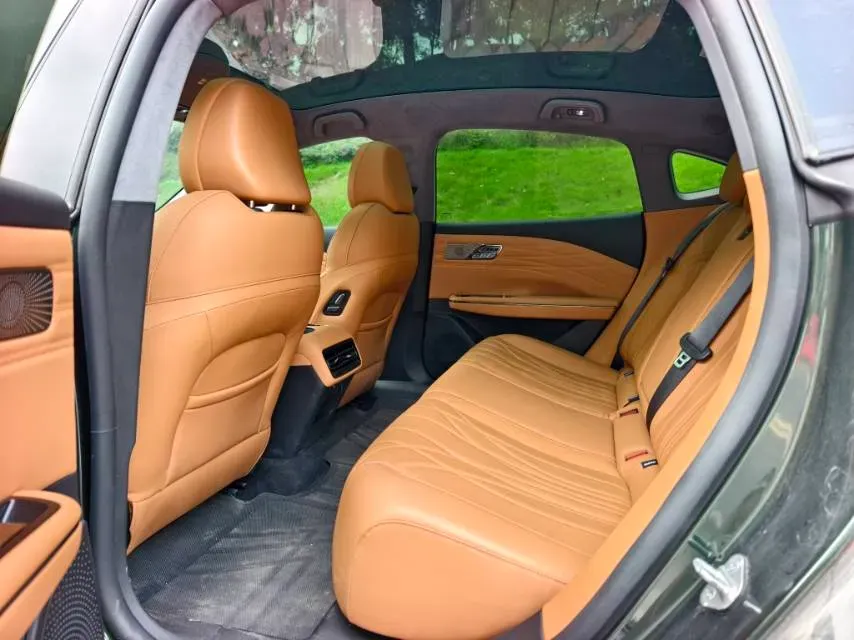 2025 Geely Galaxy Starshine 8 1.5T 163HP L4 3DHT PHEV 27.69KWH,autocango,china used car exporter,china ev exporter,chinese used car exporter,chinese used ev exporter