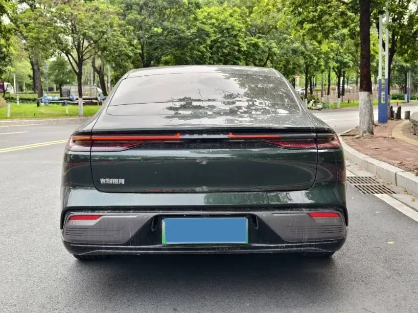 2025 Geely Galaxy Starshine 8 1.5T 163HP L4 3DHT PHEV 27.69KWH,autocango,china used car exporter,china ev exporter,chinese used car exporter,chinese used ev exporter