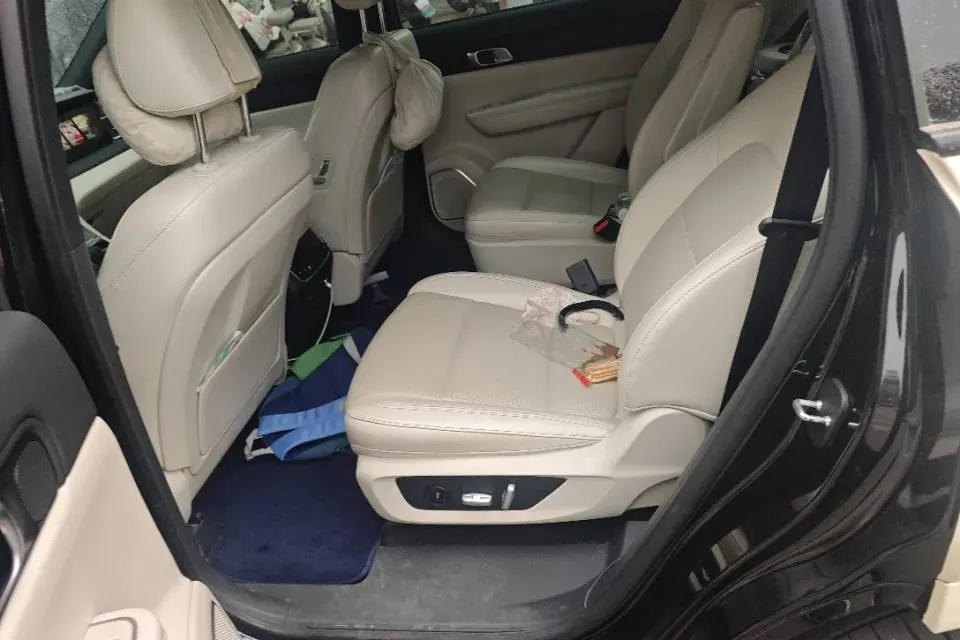 2021 Li ONE Range Extended 131HP REEV 40.5KWH,autocango,china used car exporter,china ev exporter,chinese used car exporter,chinese used ev exporter