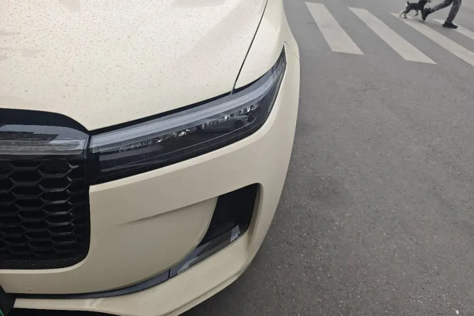 2021 Li ONE Range Extended 131HP REEV 40.5KWH,autocango,china used car exporter,china ev exporter,chinese used car exporter,chinese used ev exporter