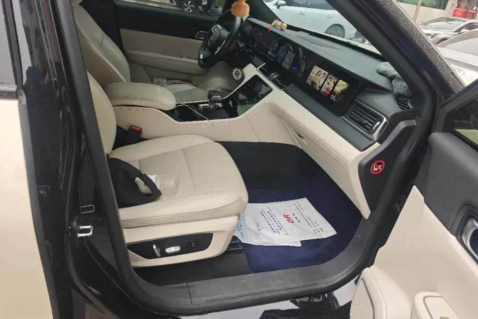 2021 Li ONE Range Extended 131HP REEV 40.5KWH,autocango,china used car exporter,china ev exporter,chinese used car exporter,chinese used ev exporter