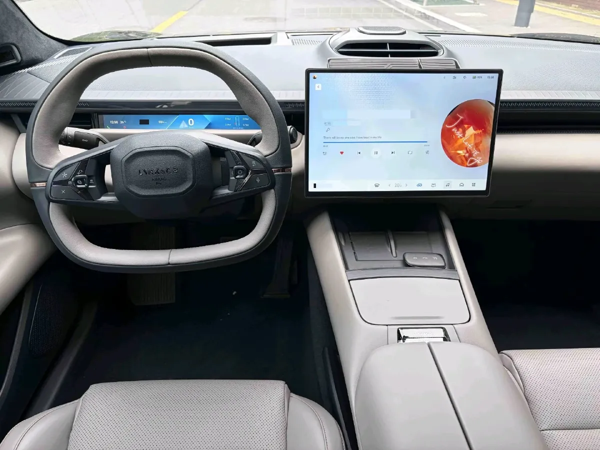 2024 HongQi HS7 2.0T 252HP L4 8AT,autocango,china used car exporter,china ev exporter,chinese used car exporter,chinese used ev exporter