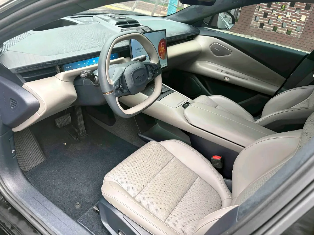 2024 HongQi HS7 2.0T 252HP L4 8AT,autocango,china used car exporter,china ev exporter,chinese used car exporter,chinese used ev exporter