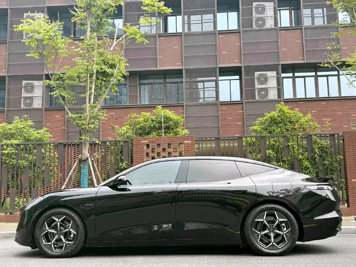 2024 HongQi HS7 2.0T 252HP L4 8AT,autocango,china used car exporter,china ev exporter,chinese used car exporter,chinese used ev exporter