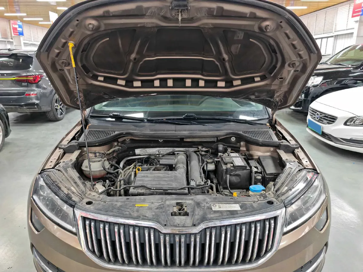 2021 Skoda Karoq 1.4T 150HP L4 7DCT,autocango,china used car exporter,china ev exporter,chinese used car exporter,chinese used ev exporter