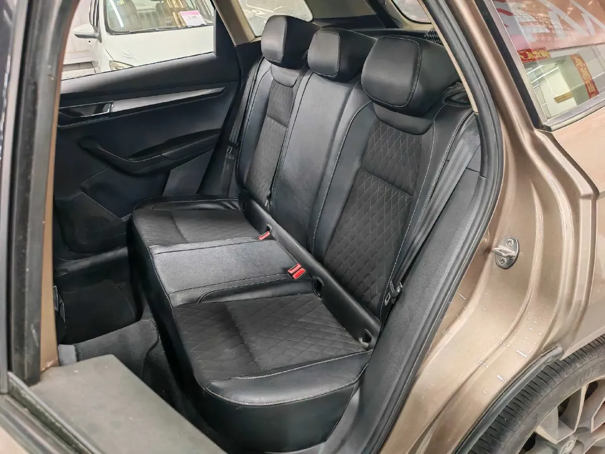 2021 Skoda Karoq 1.4T 150HP L4 7DCT,autocango,china used car exporter,china ev exporter,chinese used car exporter,chinese used ev exporter