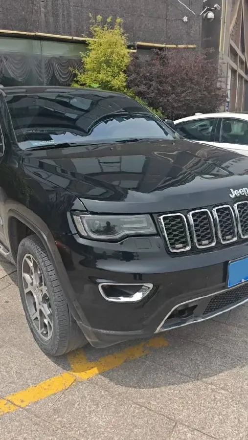 2020 Jeep Grand Cherokee 3.0L 234HP V6 8AT,autocango,china used car exporter,china ev exporter,chinese used car exporter,chinese used ev exporter