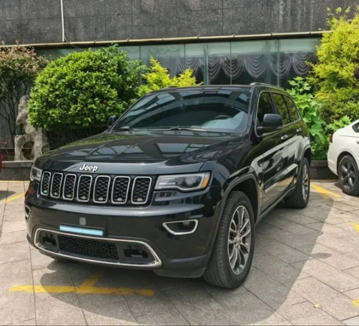 2020 Jeep Grand Cherokee 3.0L 234HP V6 8AT,autocango,china used car exporter,china ev exporter,chinese used car exporter,chinese used ev exporter