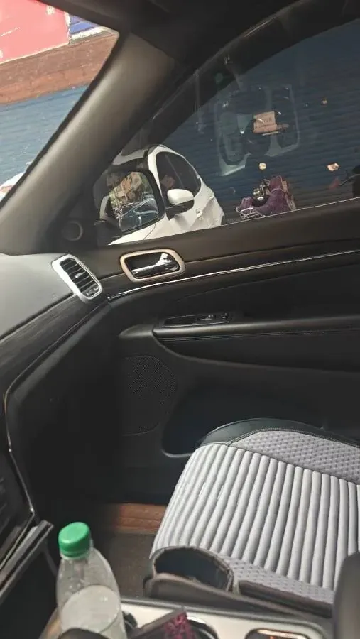 2020 Jeep Grand Cherokee 3.0L 234HP V6 8AT,autocango,china used car exporter,china ev exporter,chinese used car exporter,chinese used ev exporter