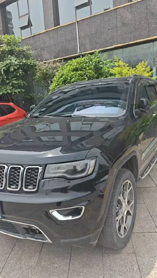 2020 Jeep Grand Cherokee 3.0L 234HP V6 8AT,autocango,china used car exporter,china ev exporter,chinese used car exporter,chinese used ev exporter