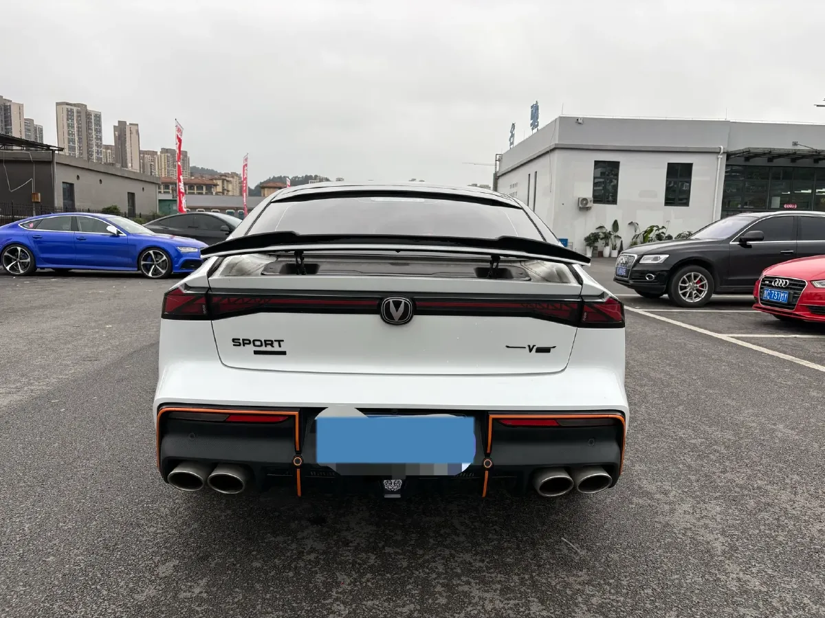 2022 ChangAn UNI-V 1.5T 188HP L4 7DCT,autocango,china used car exporter,china ev exporter,chinese used car exporter,chinese used ev exporter