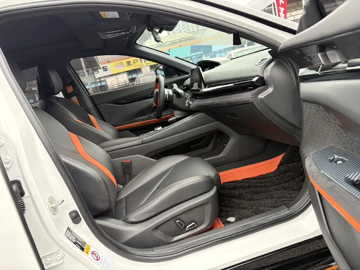 2022 ChangAn UNI-V 1.5T 188HP L4 7DCT,autocango,china used car exporter,china ev exporter,chinese used car exporter,chinese used ev exporter