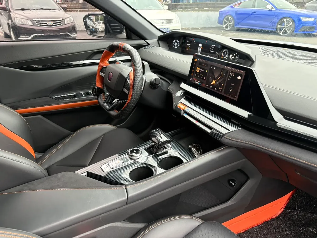 2022 ChangAn UNI-V 1.5T 188HP L4 7DCT,autocango,china used car exporter,china ev exporter,chinese used car exporter,chinese used ev exporter