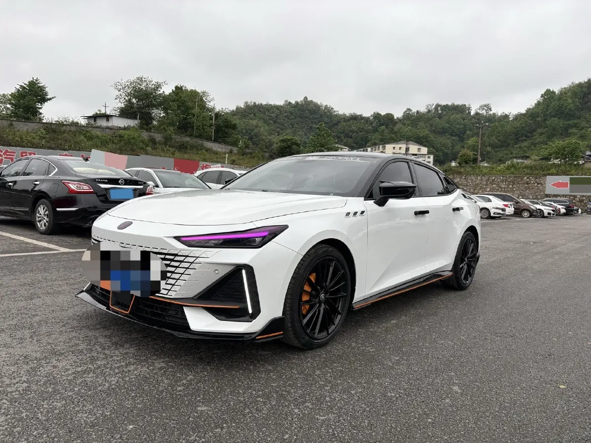 2022 ChangAn UNI-V 1.5T 188HP L4 7DCT,autocango,china used car exporter,china ev exporter,chinese used car exporter,chinese used ev exporter