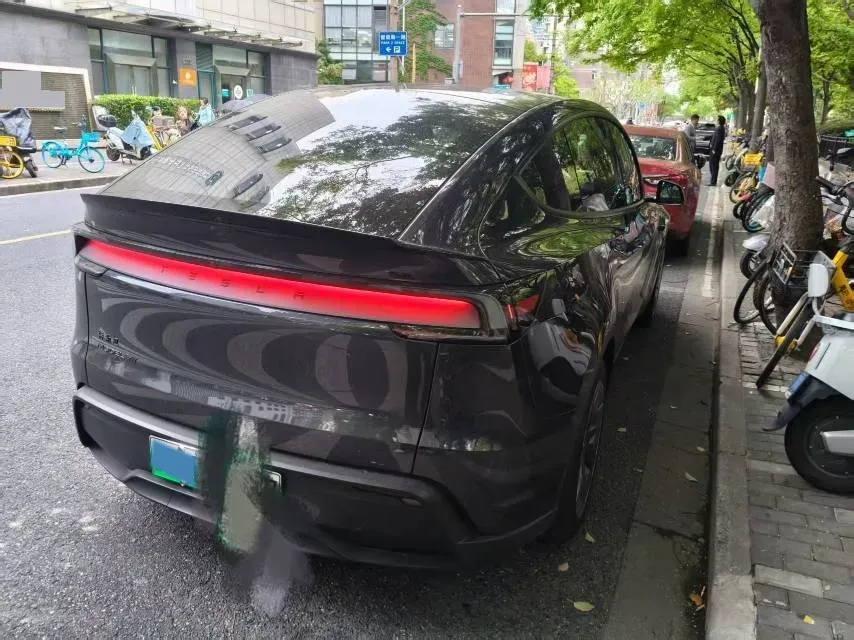 2025 Tesla Model Y L BEV,autocango,china used car exporter,china ev exporter,chinese used car exporter,chinese used ev exporter