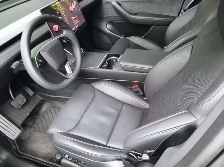 2025 Tesla Model Y L BEV,autocango,china used car exporter,china ev exporter,chinese used car exporter,chinese used ev exporter