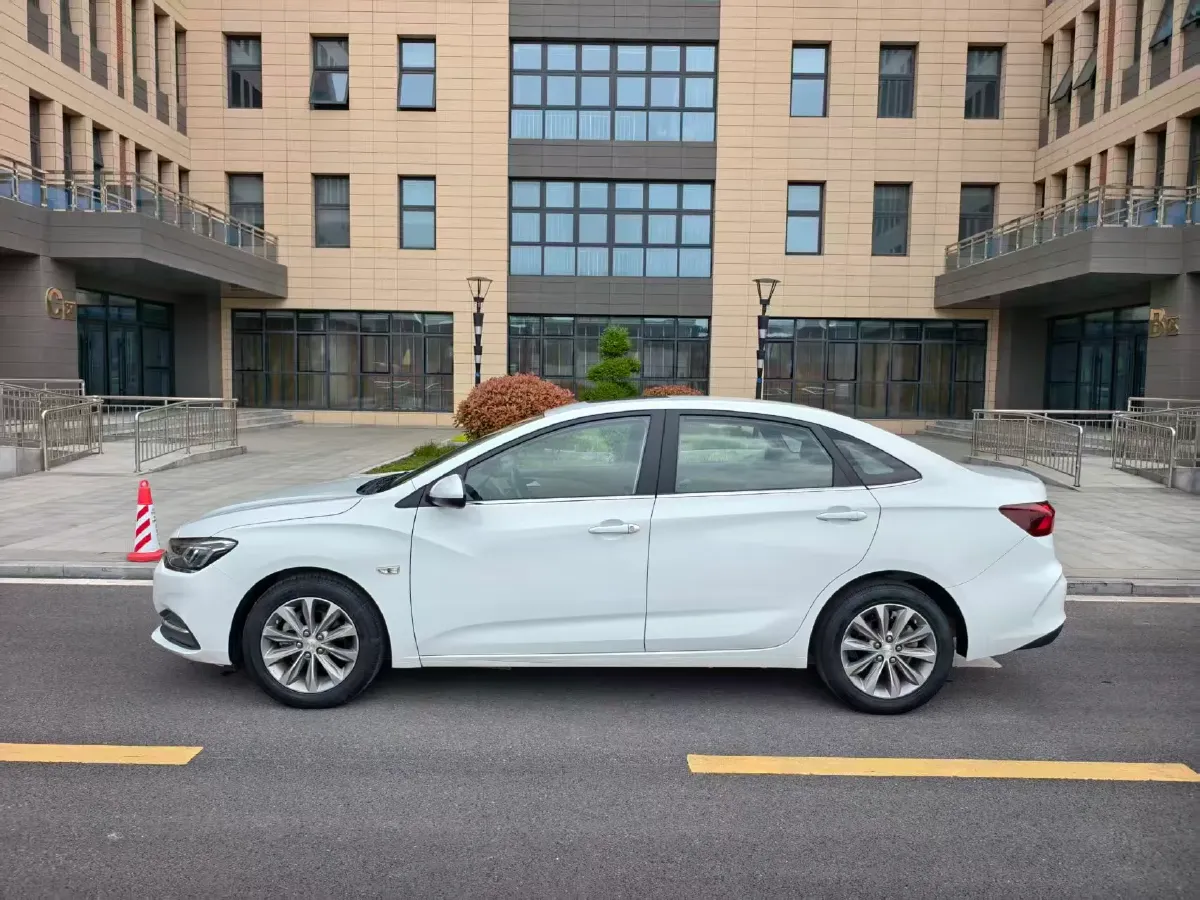 2022 Chevrolet Monza 1.5L 113HP L4 6AT,autocango,china used car exporter,china ev exporter,chinese used car exporter,chinese used ev exporter