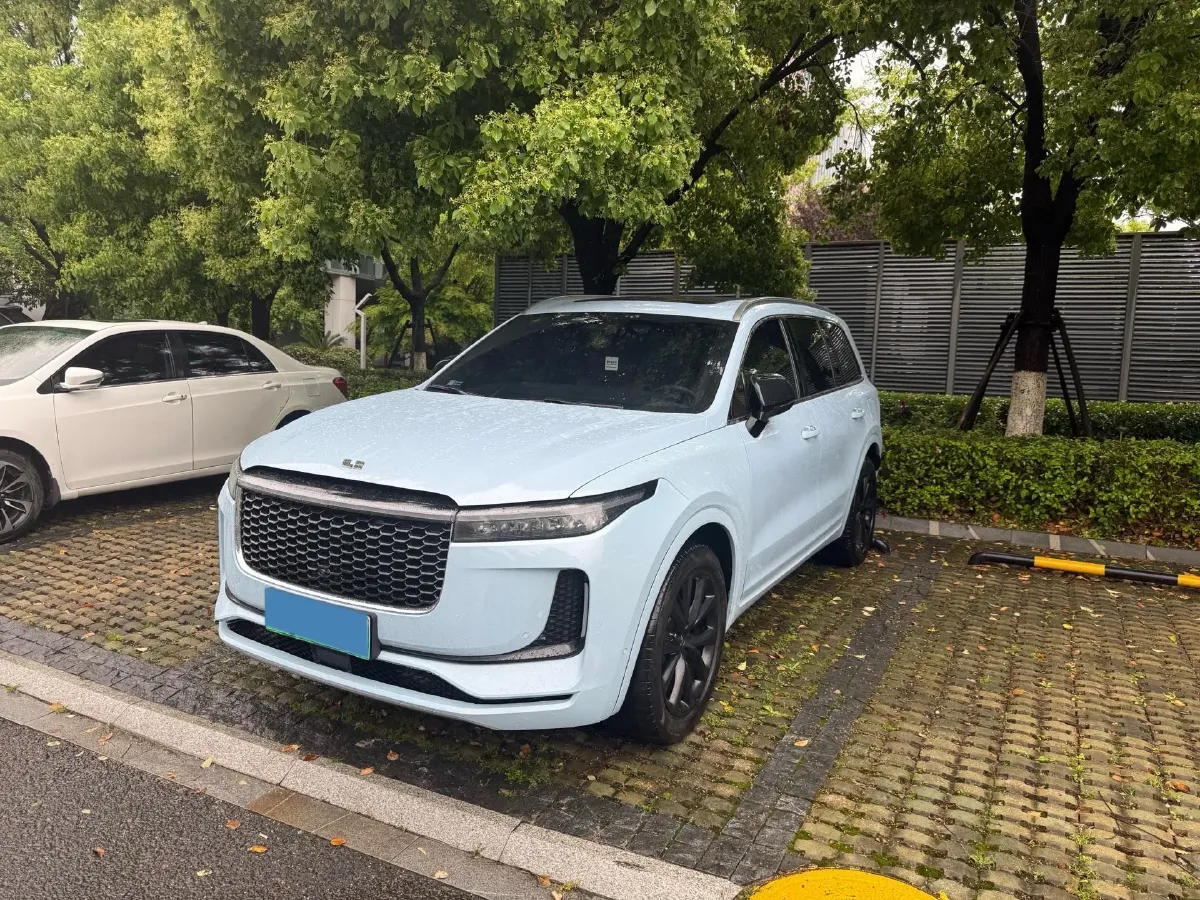 2020 Li ONE Range Extended 131HP REEV 40.5KWH,autocango,china used car exporter,china ev exporter,chinese used car exporter,chinese used ev exporter