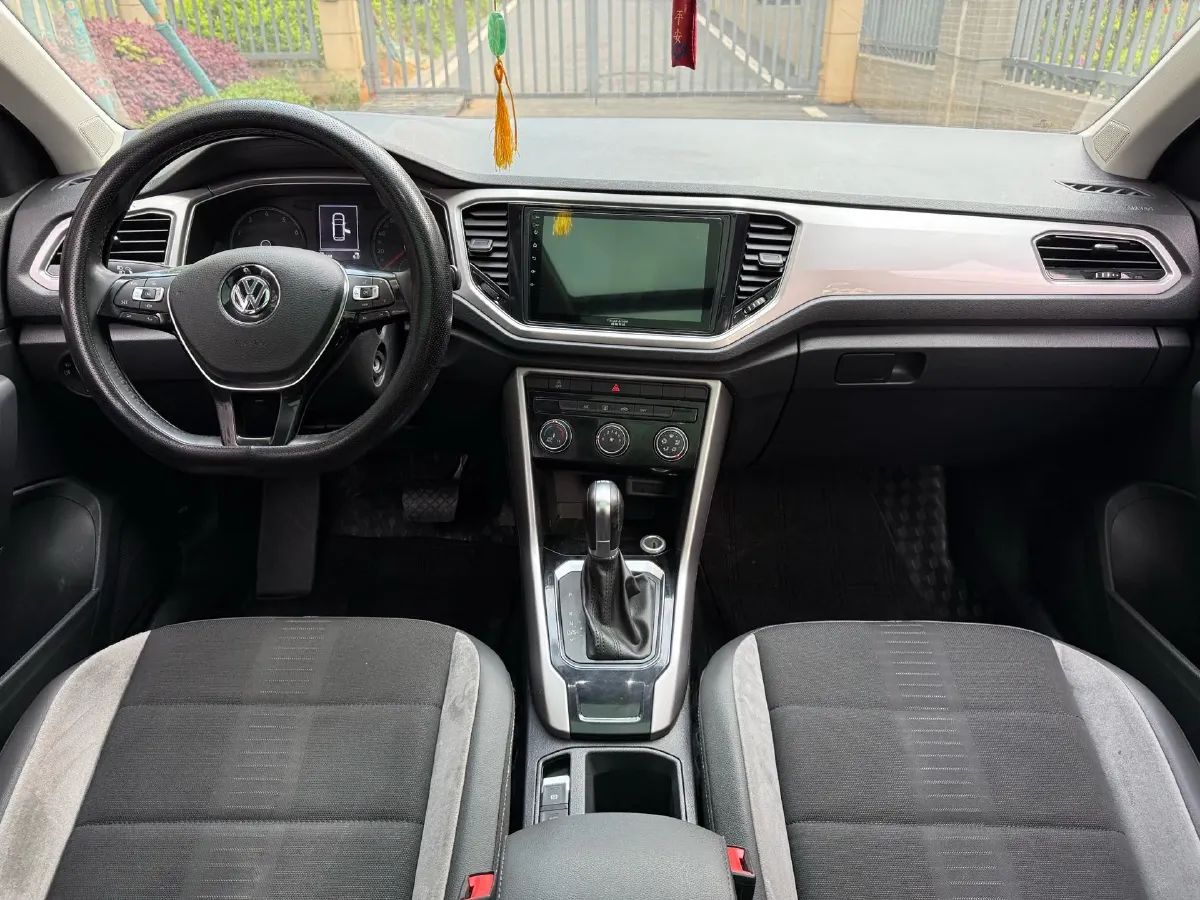 2020 Volkswagen T-Roc 1.4T 131HP L4 7DCT,autocango,china used car exporter,china ev exporter,chinese used car exporter,chinese used ev exporter