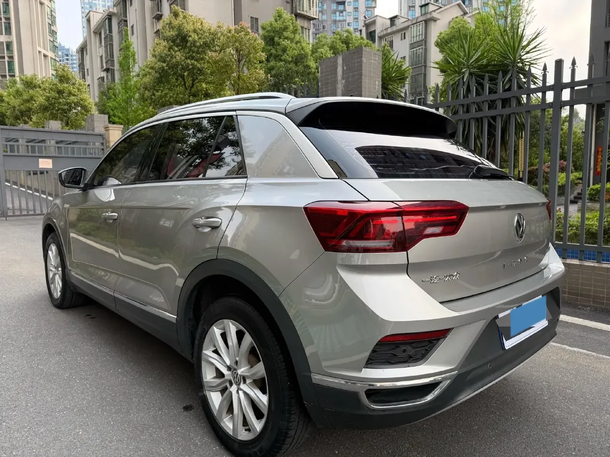 2020 Volkswagen T-Roc 1.4T 131HP L4 7DCT,autocango,china used car exporter,china ev exporter,chinese used car exporter,chinese used ev exporter