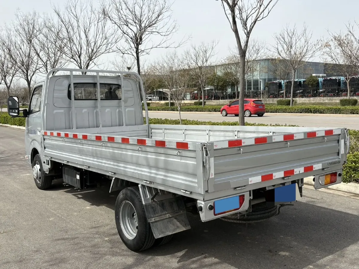 2023 WuLing Loong Truck 2.0L 136HP L4 5MT,autocango,china used car exporter,china ev exporter,chinese used car exporter,chinese used ev exporter