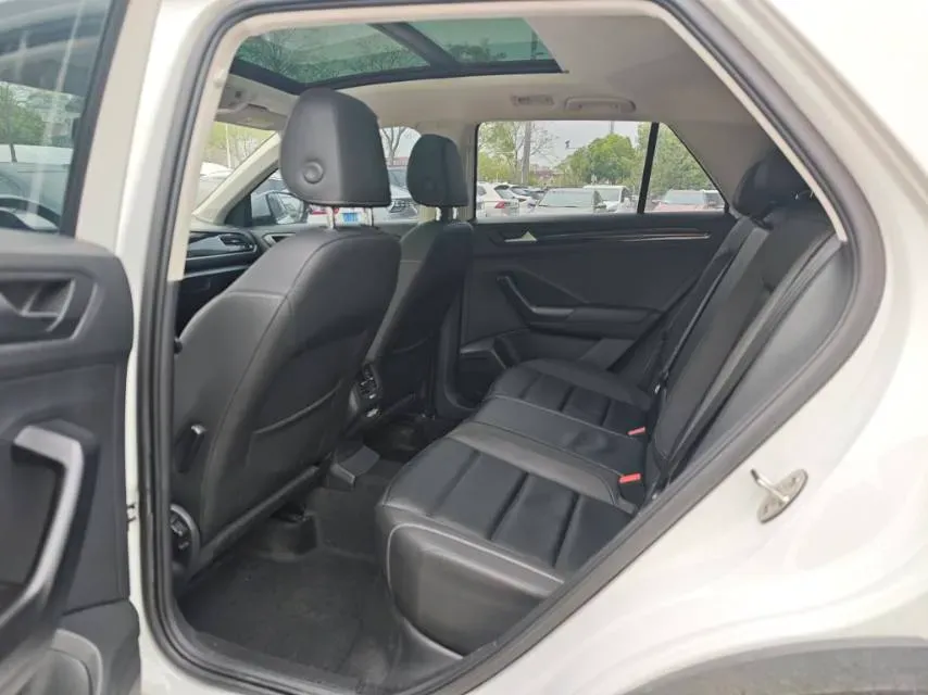 2019 Volkswagen T-Roc 1.4T 150HP L4 7DCT,autocango,china used car exporter,china ev exporter,chinese used car exporter,chinese used ev exporter