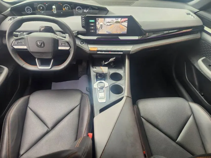 2022 ChangAn UNI-V 1.5T 188HP L4 7DCT,autocango,china used car exporter,china ev exporter,chinese used car exporter,chinese used ev exporter