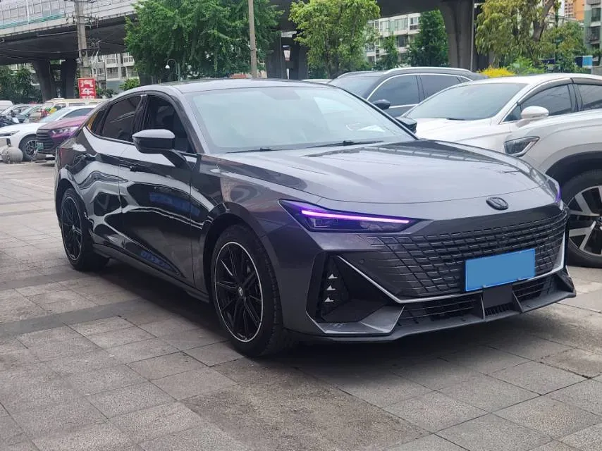 2022 ChangAn UNI-V 1.5T 188HP L4 7DCT,autocango,china used car exporter,china ev exporter,chinese used car exporter,chinese used ev exporter