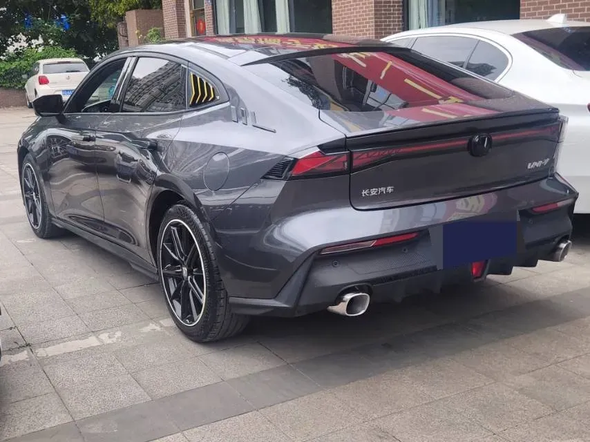 2022 ChangAn UNI-V 1.5T 188HP L4 7DCT,autocango,china used car exporter,china ev exporter,chinese used car exporter,chinese used ev exporter