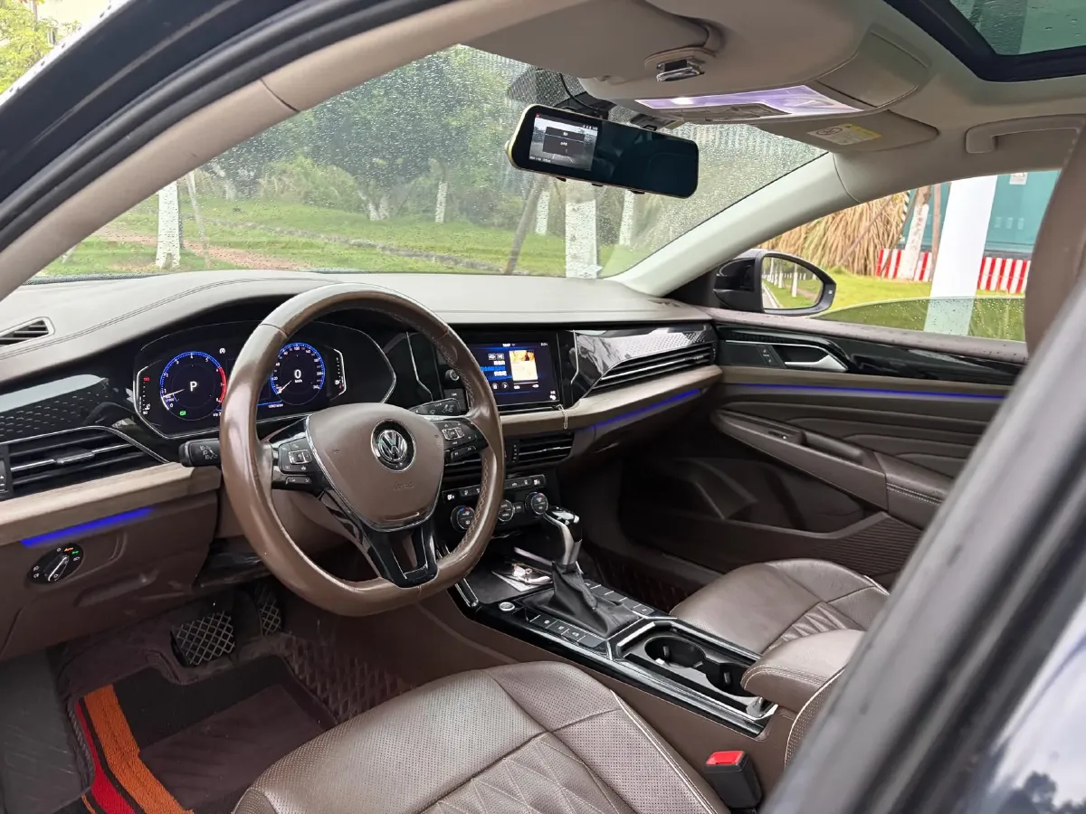 2019 Volvo V40 1.5T 152HP L4 6AT,autocango,china used car exporter,china ev exporter,chinese used car exporter,chinese used ev exporter