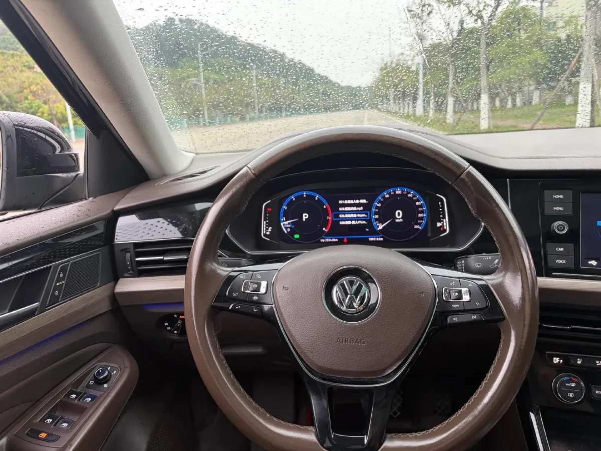 2019 Volvo V40 1.5T 152HP L4 6AT,autocango,china used car exporter,china ev exporter,chinese used car exporter,chinese used ev exporter