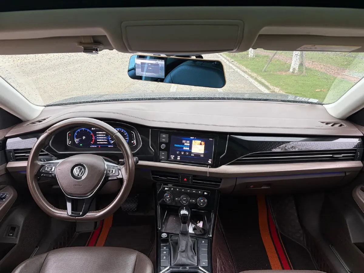 2019 Volvo V40 1.5T 152HP L4 6AT,autocango,china used car exporter,china ev exporter,chinese used car exporter,chinese used ev exporter